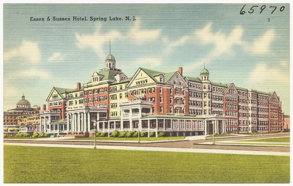 Vintage color postcard of the Essex and Sussex Hotel facing the ocean